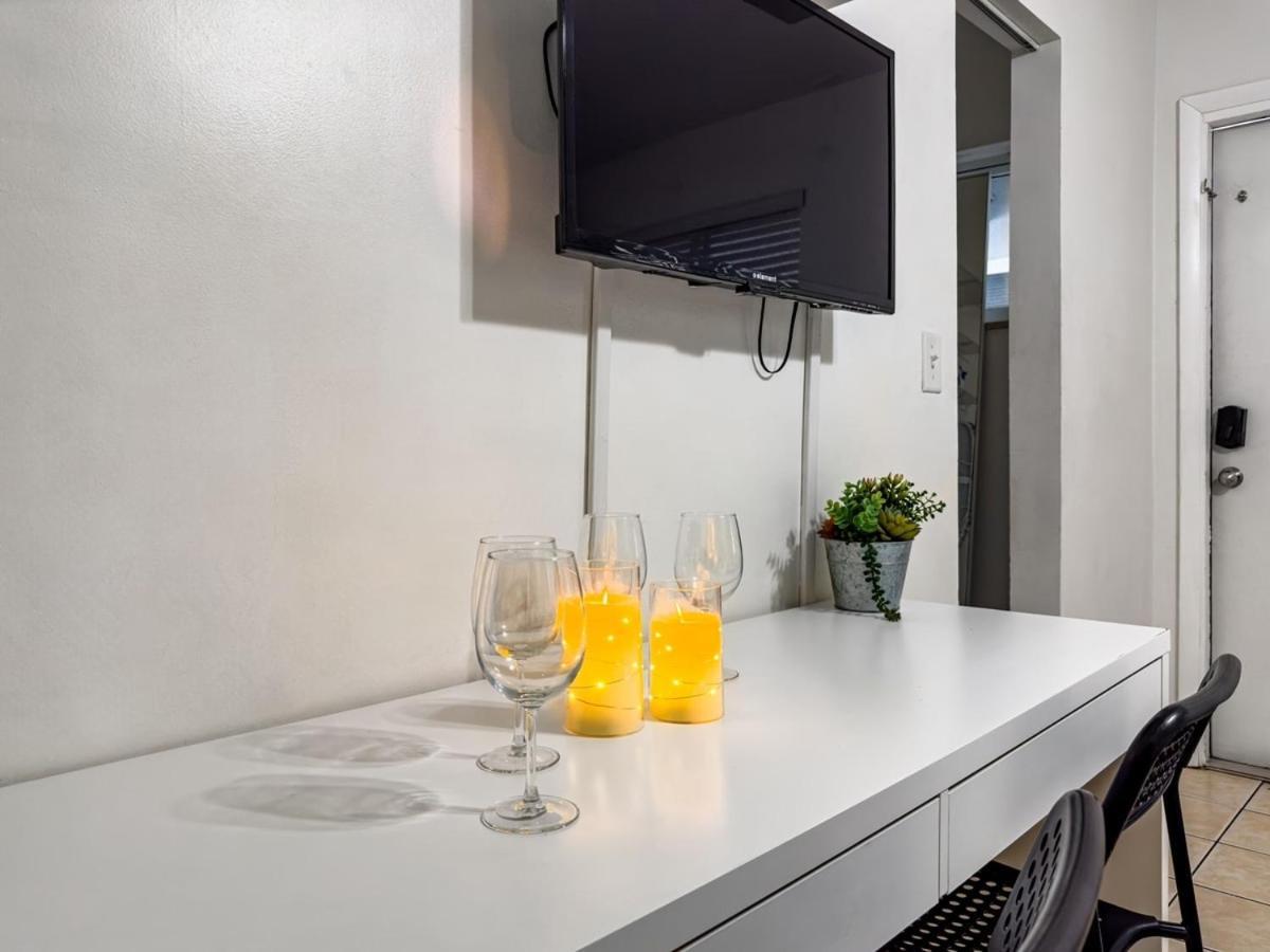 Luxe 2Br1Bath South Beach 1 Min Walk From Ocean Miami Beach Eksteriør billede